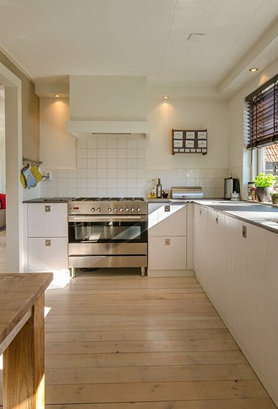 kitchen-home-interior-2165756-1024x678